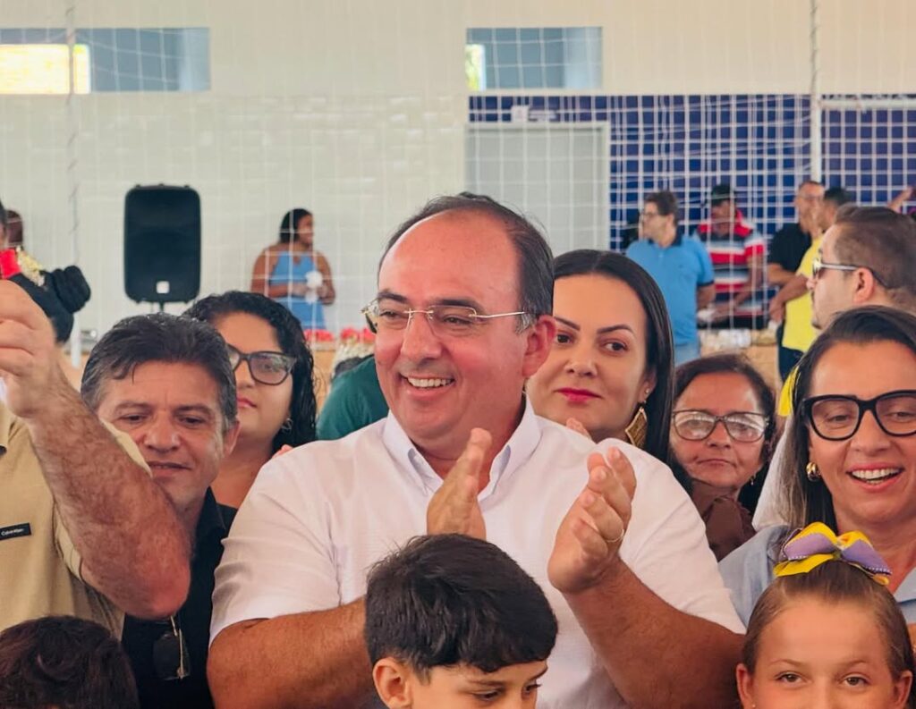 Prefeito de Junqueiro entrega obras em comunidades e celebra avanços: “Compromisso cumprido com a nossa gente”