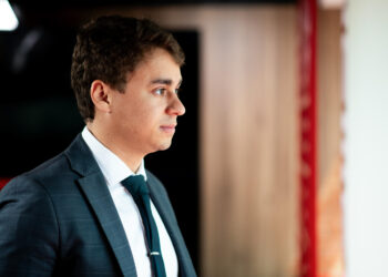 Direita promove campanha “Defenda o Brasil do PT” para reagir na web