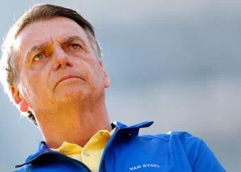 Investigadores afirmam que Bolsonaro financiou ação que atentou contra a soberania do Brasil 