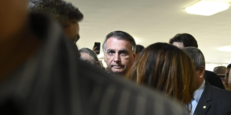 Prisão de Bolsonaro é vista como iminente por aliados e adversários políticos