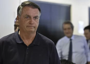 Defesa de Bolsonaro nega que ele tenha violado proibição de usar redes sociais