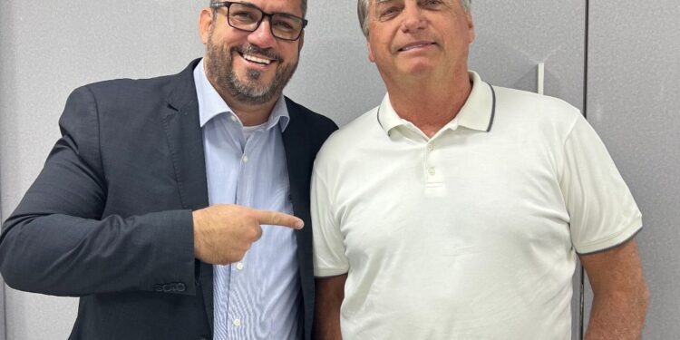 Leonardo Dias: “Bolsonaro sempre foi perseguido sem que nunca provassem nada contra ele”