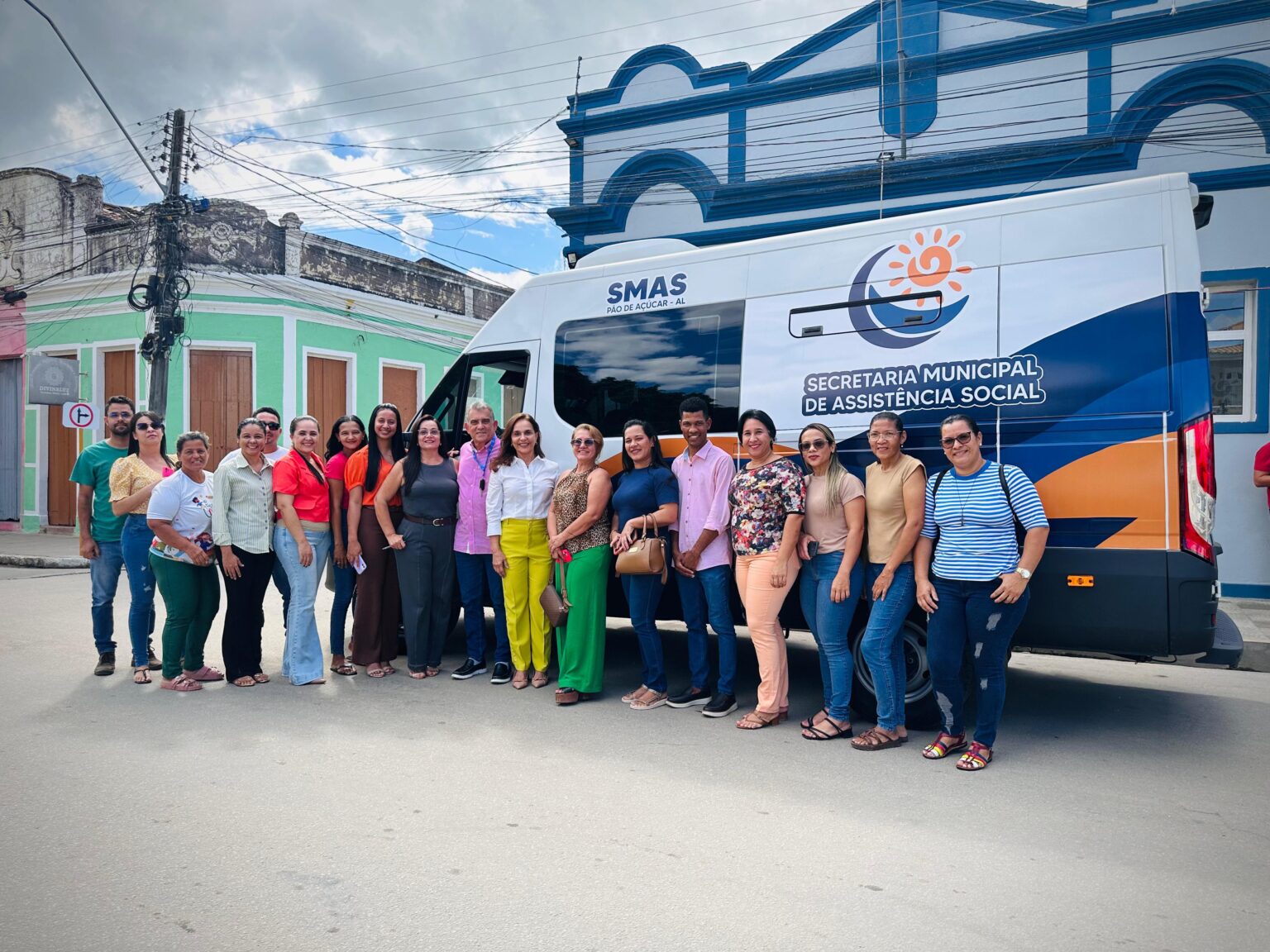 Pão de Açúcar recebe van para ampliar atendimento social nas comunidades mais vulneráveis