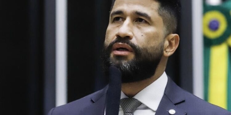 “Muita pirotecnia e pouca ação”, diz Deputado Fabio Costa sobre promessas do governo na segurança pública