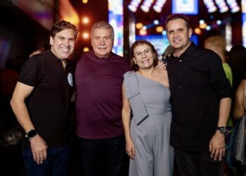 Isnaldo Bulhões participa das comemorações pelos 63 anos de emancipação de Carneiros (AL)