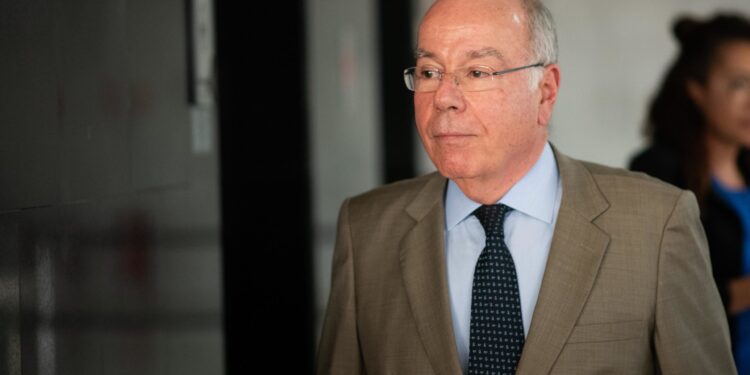 Em meio a tensão comercial, Mauro Vieira desembarca nos EUA e acena para possível acordo com Washington