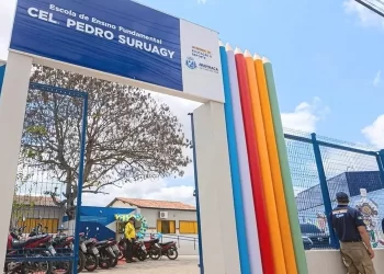 Pai invade escola e ameaça equipe após advertência ao filho em Arapiraca