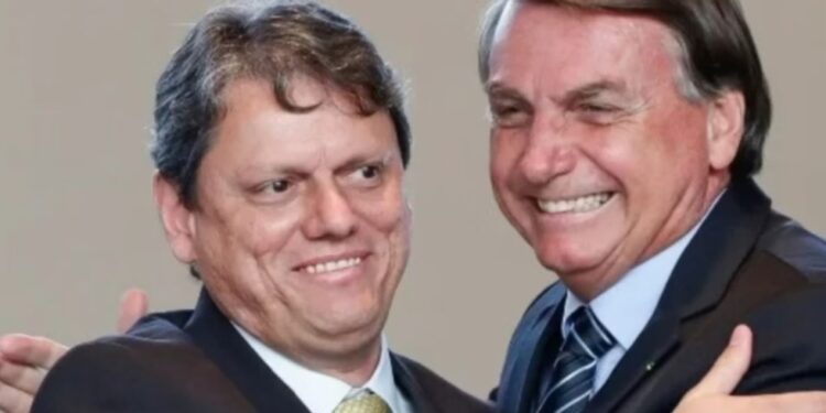 Bolsonaro defende Tarcísio de críticas e fala em Presidência