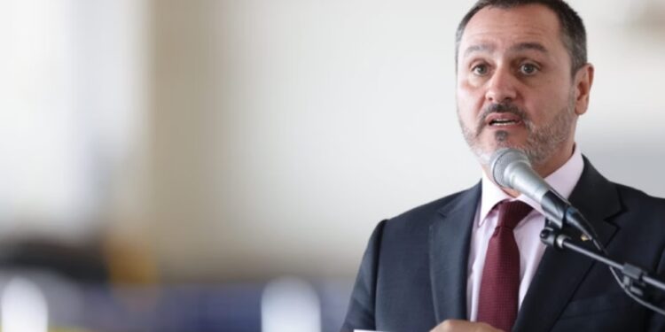 “Nenhum investigado intimidará a PF”, diz diretor após live de Eduardo