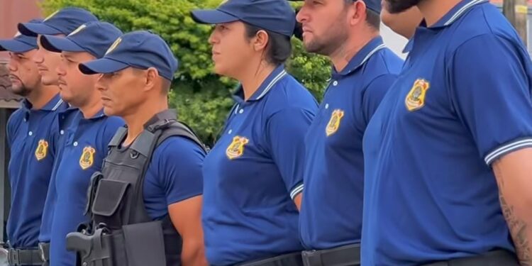 Guarda Patrimonial recebe novo fardamento em Minador do Negrão