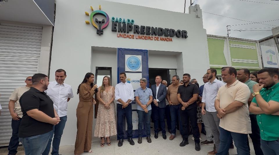 Prefeitura de Limoeiro de Anadia entrega Casa do Empreendedor e reforça compromisso com o desenvolvimento local