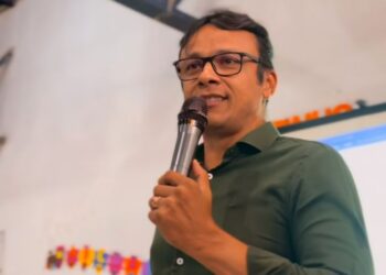 Prefeito de Passo de Camaragibe visita obra de reforma em escola da comunidade Bom Despacho