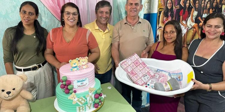 Prefeito de Ibateguara participa da entrega de enxovais para mães do projeto “Bem-Vindo à Vida”