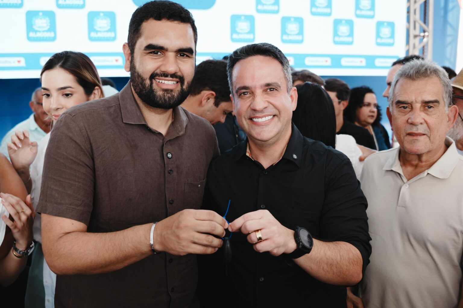 Tiago Freitas e Paulo Dantas fortalecem saúde de Piranhas com nova ambulância do SAMU