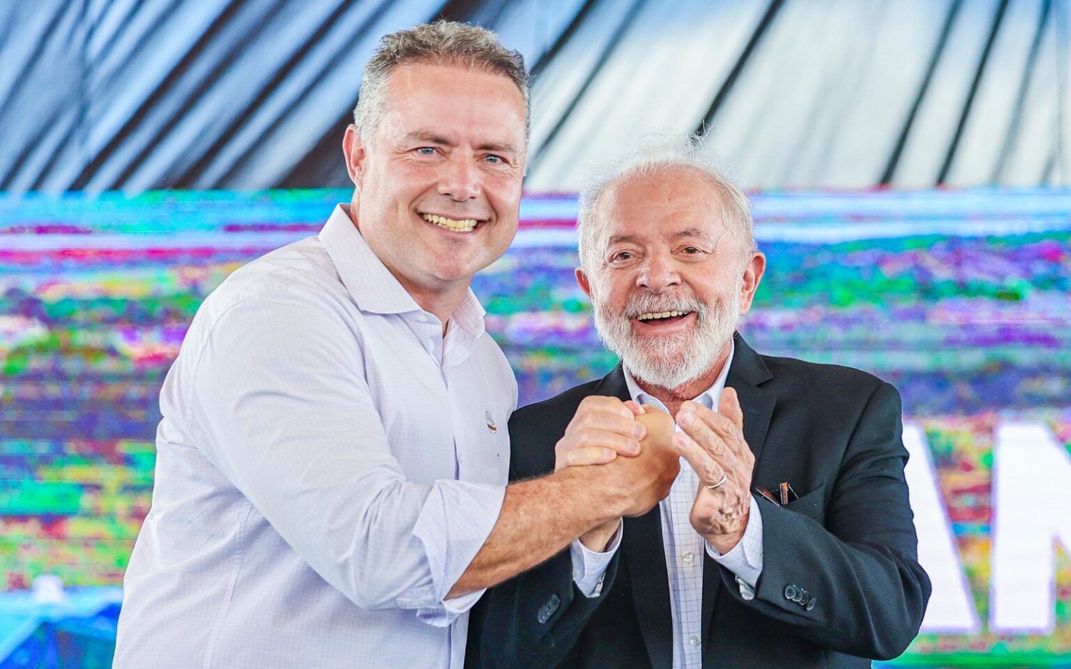 Com Renan Filho, Lula se encontra com caciques do MDB para tratar de 2026