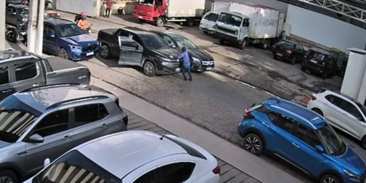 Homem baleado próximo à orla de Maceió tem nove processos em aberto