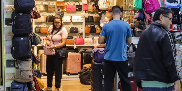 Estudo aponta queda no consumo das famílias em Maceió no mês de junho