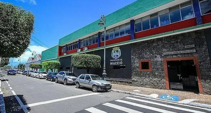 Servidores de Maceió terão 15% de reajuste e antecipação de 2,5% em agosto