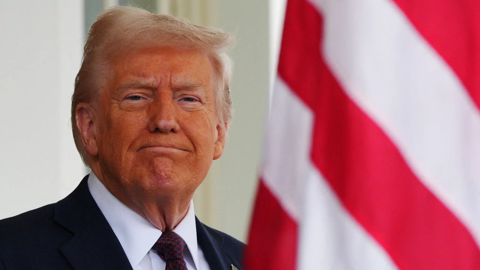 Aos seis meses do segundo mandato, Trump enfrenta queda no apoio à ofensiva contra imigrantes