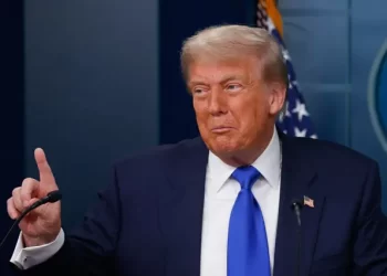 Trump impõe tarifas de 30% sobre produtos de México e União Europeia