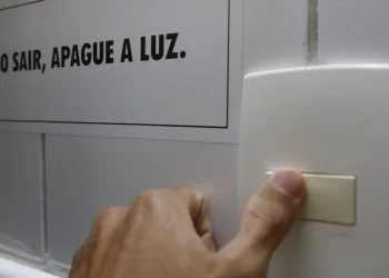 Nova tarifa social de energia elétrica passa a valer neste sábado