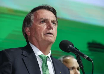 Jair Bolsonaro é alvo de operação da Polícia Federal e passará a usar tornozeleira eletrônica