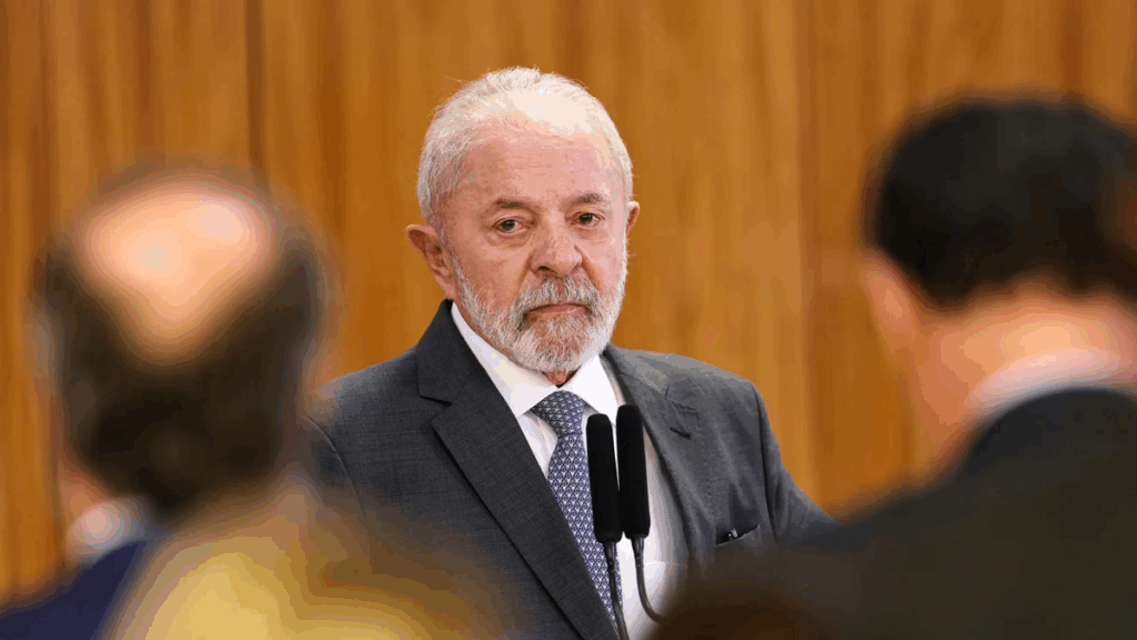Lula discute reação à tarifa de 50% imposta por Trump em reunião no Alvorada