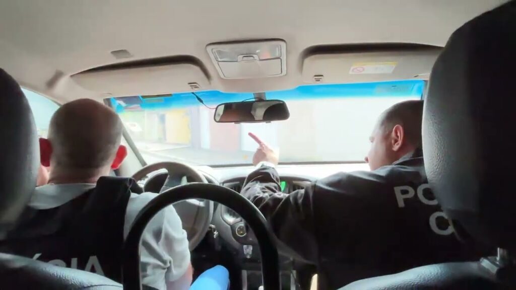 Investigação sobre roubo em hamburgueria do Antares avança após identificação de veículo dos suspeitos