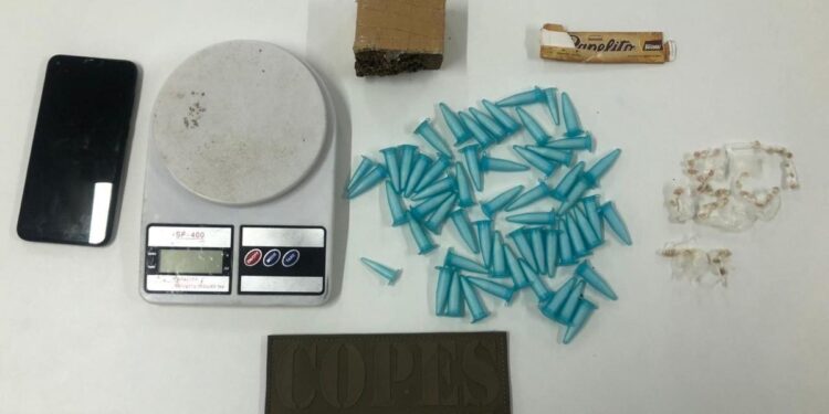 PM apreende arma e drogas durante abordagens em Olho D’Água das Flores e Porto Calvo