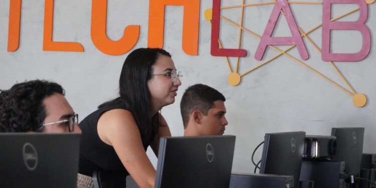 Alagoas abre 700 vagas para cursos gratuitos em tecnologia por meio do programa OxeTech