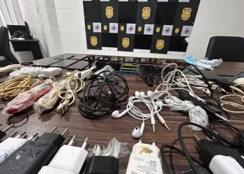 Celulares, drogas e objetos ilícitos são apreendidos em presídios de Alagoas durante Operação Mute