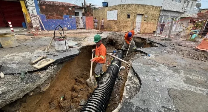 Maceió retira quase 2 mil toneladas de entulho da rede de drenagem no primeiro semestre de 2025