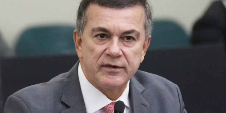 Governo de Alagoas regulamenta lei que garante canabidiol gratuito pelo SUS para pacientes com epilepsias graves