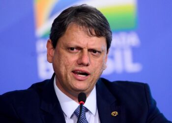 “Quarenta anos em quatro”: plano de Tarcísio de Freitas inclui redução de ministérios