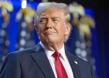 Pesquisa aponta: 75% dos brasileiros veem tarifas de Trump como estratégia política