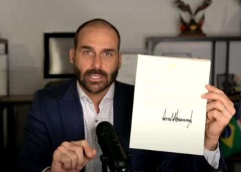 “Último recado”: Eduardo divulga carta de Trump endereçada a Bolsonaro