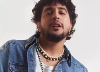 Cantor Nattan é denunciado no DF por cena com fã que tem nanismo