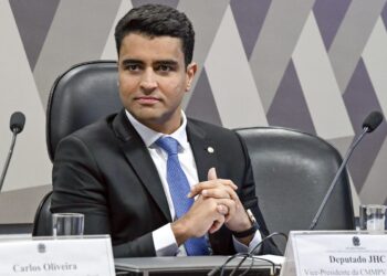 Depois de priorizar indicação da tia ao STJ, JHC retoma compromissos oficiais