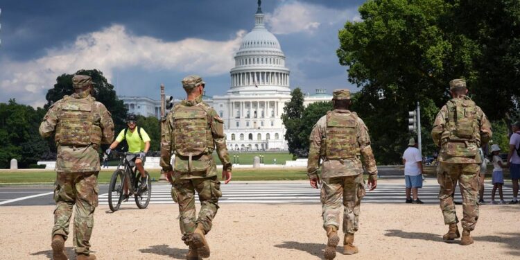 Washington aciona Justiça por ingerência de Trump na polícia