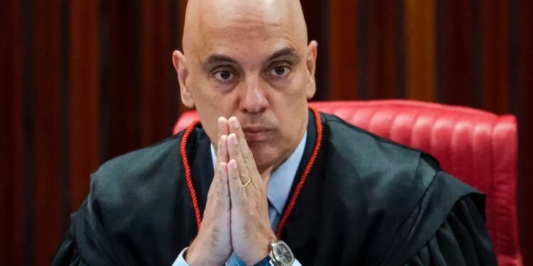 Especialista diz que STF terá que encontrar nova forma de pagar Alexandre de Moraes