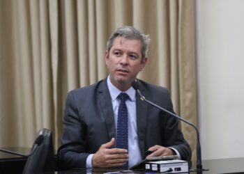 Cabo Bebeto paralisa atividades da ALE em ato contra decisões de Alexandre de Moraes