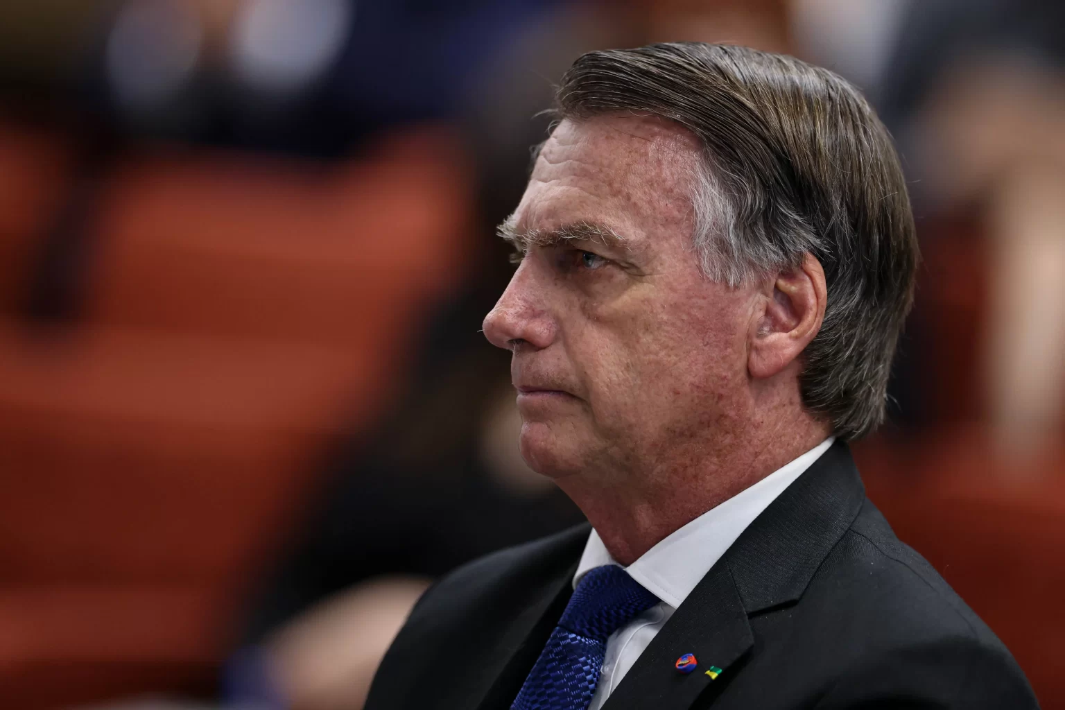 Saiba o que Bolsonaro está proibido de fazer na prisão domiciliar