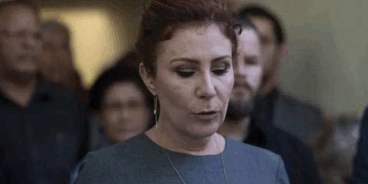 Justiça mantém prisão de Zambelli na Itália; extradição pode ser próxima etapa