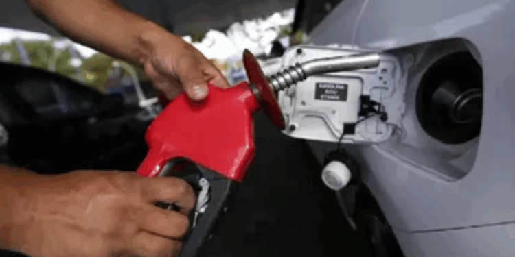 Postos não repassam redução de R$ 0,20 no preço da gasolina em AL