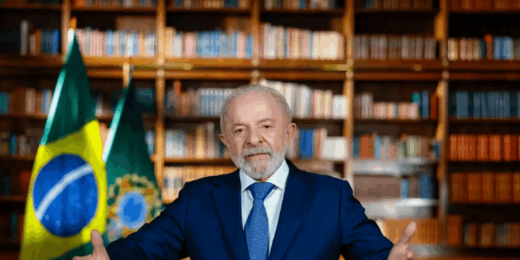 Lula descarta desafiar EUA, mas diz que Brasil não é republiqueta