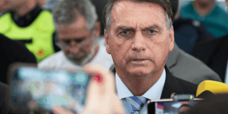 Genial/Quaest: 55% avaliam que prisão domiciliar de Bolsonaro é justa