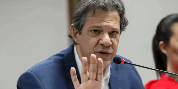 Fernando Haddad: 20 milhões de brasileiros não deveriam estar pagando IR