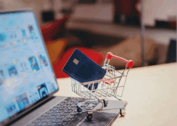 Saiba se o tarifaço de Trump afeta a “taxa das blusinhas”