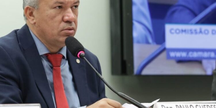 Deputado propõe novo imposto digital de R$ 50 bi para financiar internet nacional