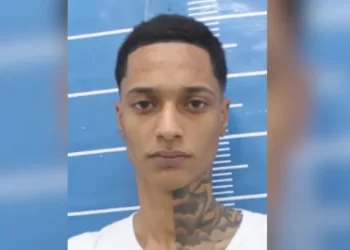 Presídio determina que Oruam retire tinta vermelha do cabelo